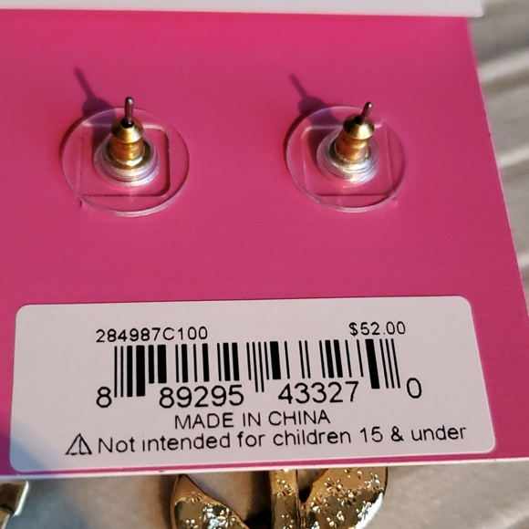 NWT Betsey Johnson Daisy Mismatched Earrings - Picture 12 of 13